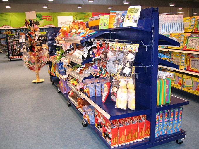 Gondole magasin de jouets